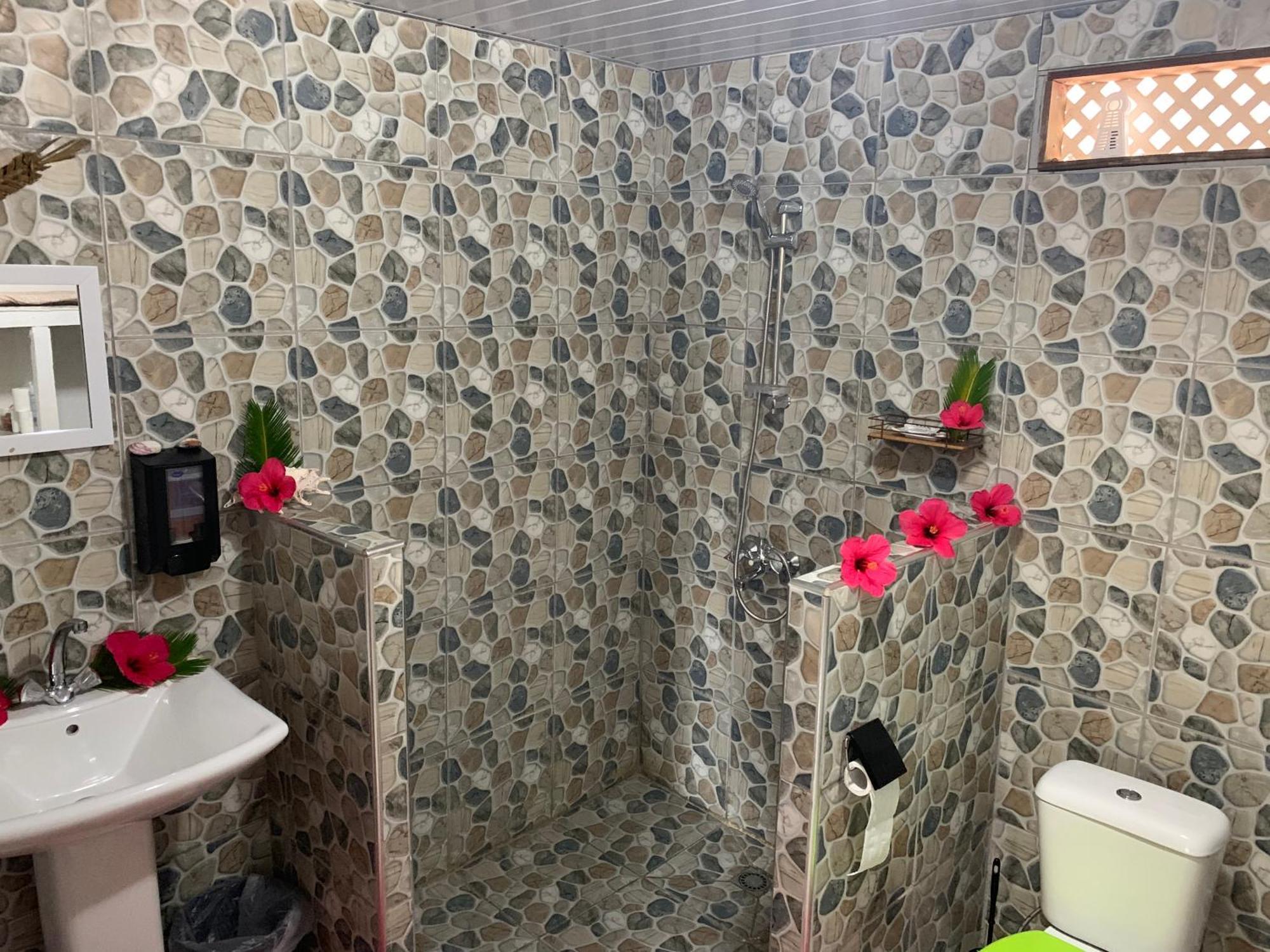 Korikori House Fakarava II Hotel Rotoava ภายนอก รูปภาพ